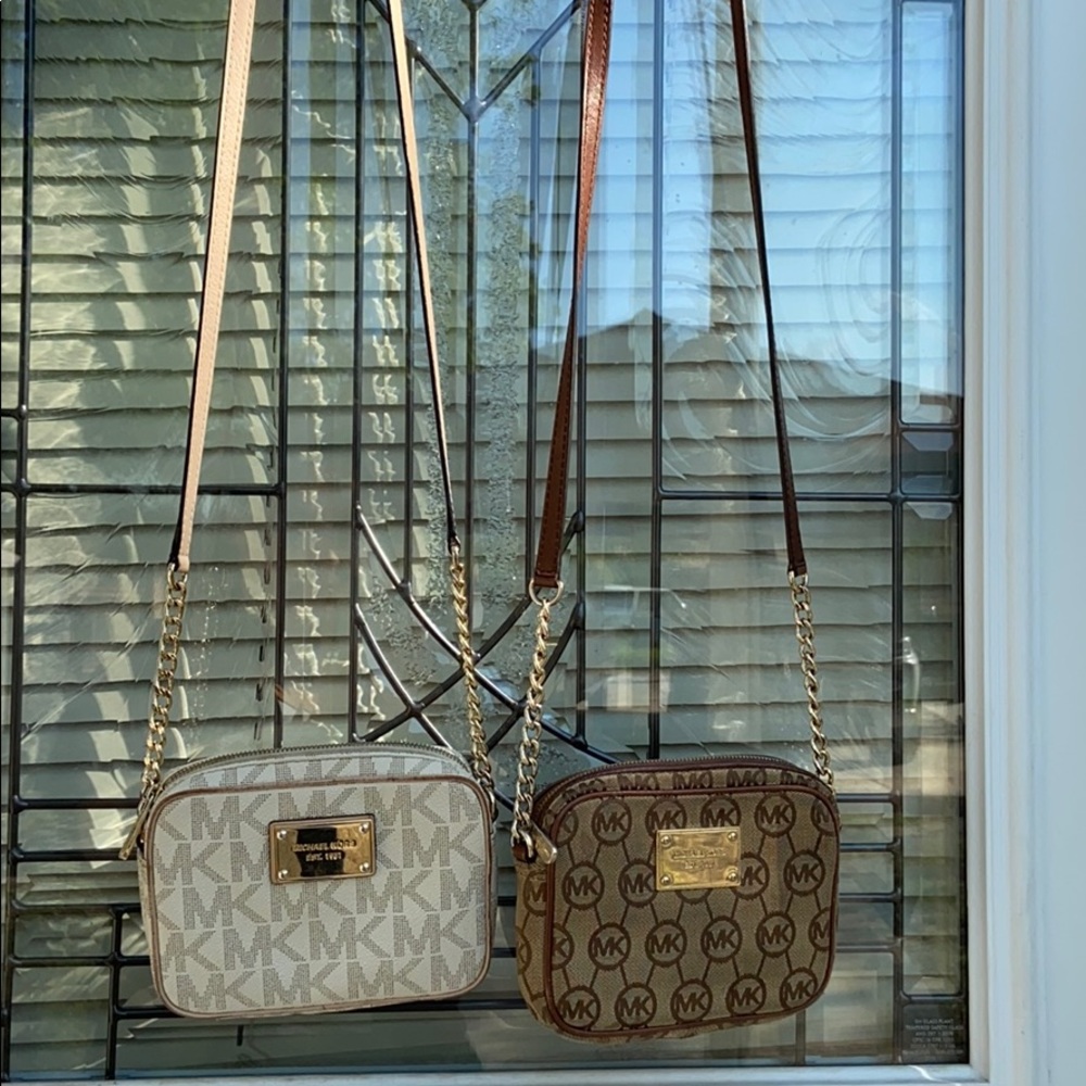 MICHAEL KORS CROSS BODY... Both are for $20!!!!